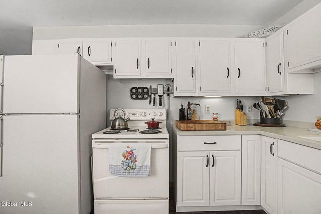 2013 Piney Point Road, Troy, NY 12180