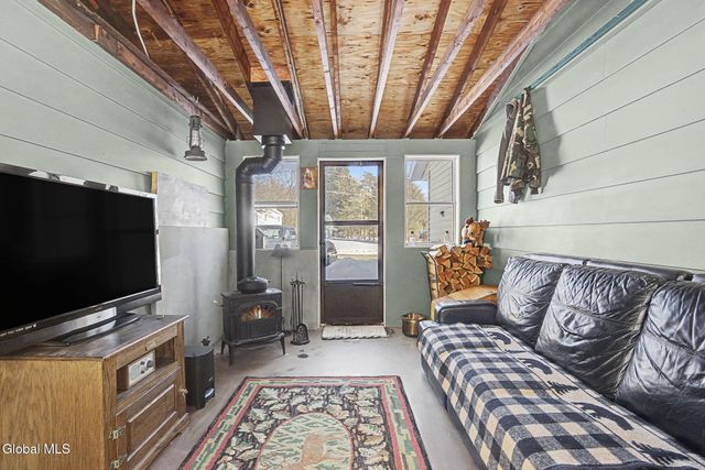 2013 Piney Point Road, Troy, NY 12180