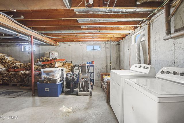 2013 Piney Point Road, Troy, NY 12180