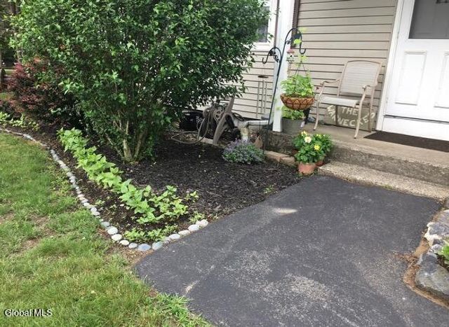 2013 Piney Point Road, Troy, NY 12180