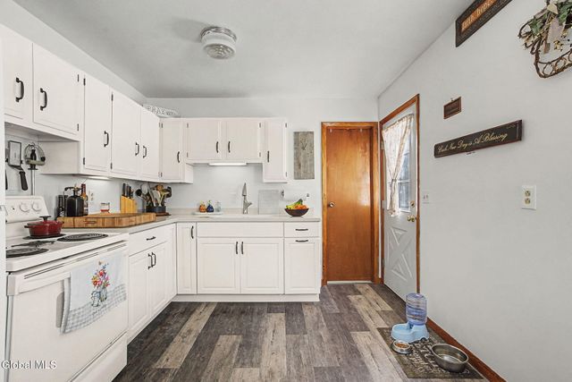 2013 Piney Point Road, Troy, NY 12180