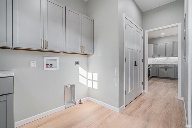 102 S Seventh Street, Pierceton, IN 46562