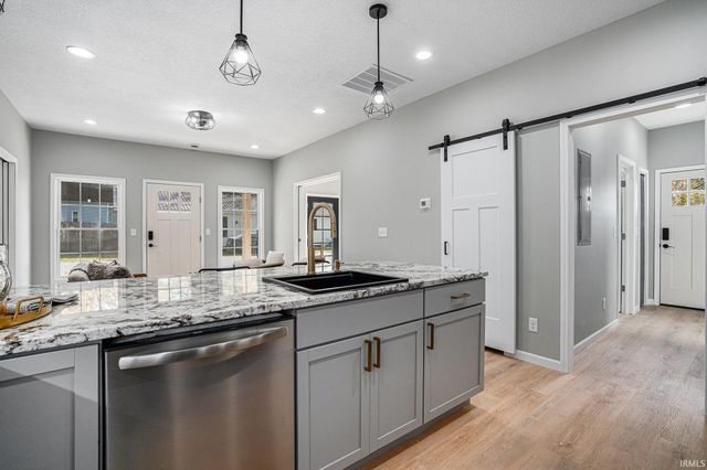 102 S Seventh Street, Pierceton, IN 46562