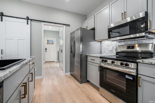102 S Seventh Street, Pierceton, IN 46562