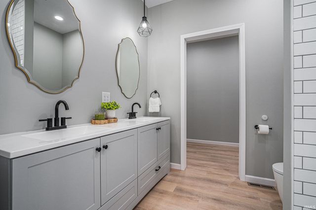 102 S Seventh Street, Pierceton, IN 46562