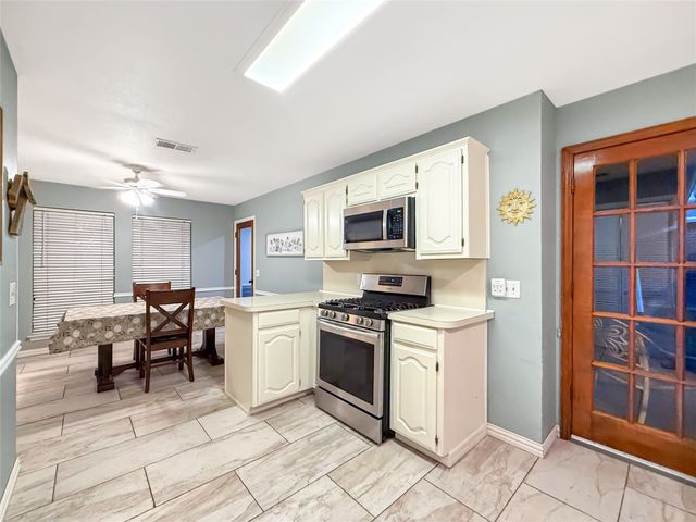316 N Winding Oaks Drive, Wylie, TX 75098