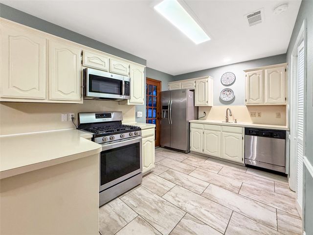 316 N Winding Oaks Drive, Wylie, TX 75098