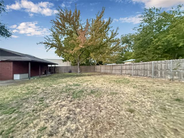 316 N Winding Oaks Drive, Wylie, TX 75098