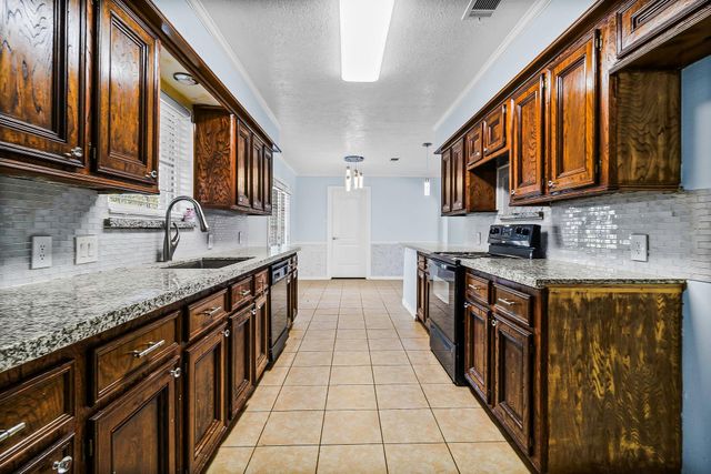 175 Greenwood Drive, Livingston, TX 77351