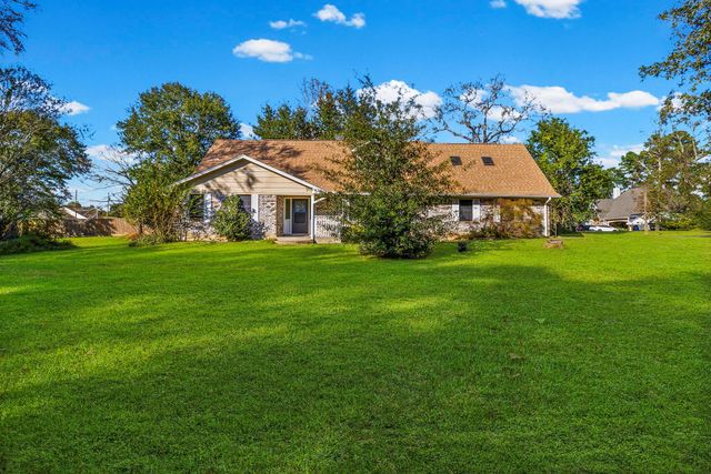 175 Greenwood Drive, Livingston, TX 77351