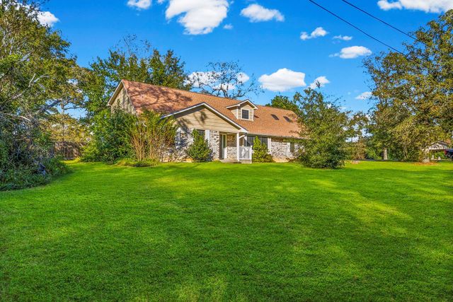 175 Greenwood Drive, Livingston, TX 77351