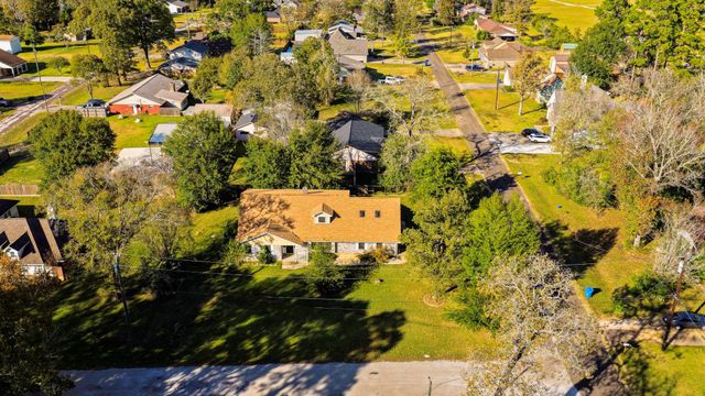 175 Greenwood Drive, Livingston, TX 77351