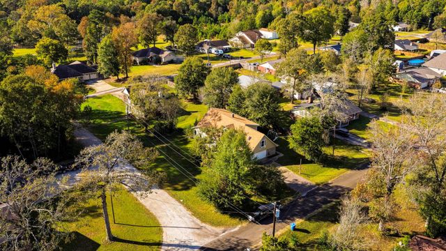 175 Greenwood Drive, Livingston, TX 77351