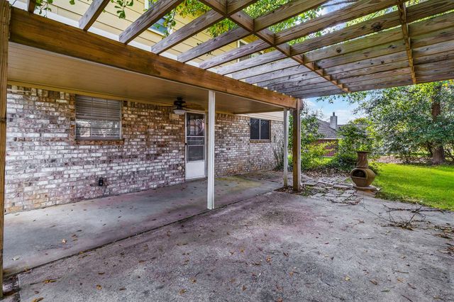 175 Greenwood Drive, Livingston, TX 77351