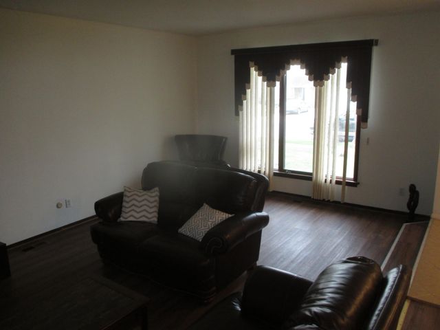 2962 W 63rd Place, Merrillville, IN 46410