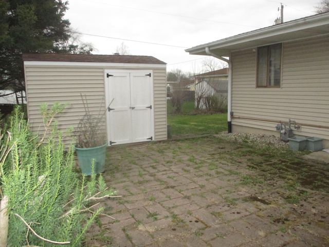 2962 W 63rd Place, Merrillville, IN 46410