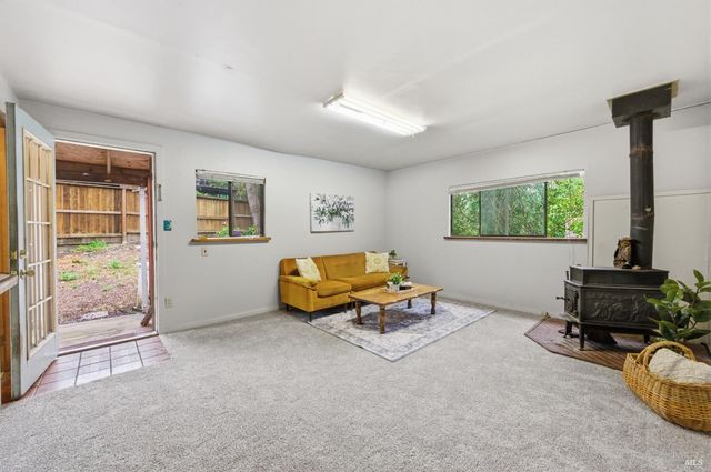 9489 Rio Vista Rd, Forestville, CA 95436