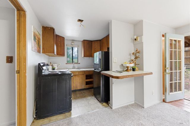 9489 Rio Vista Rd, Forestville, CA 95436