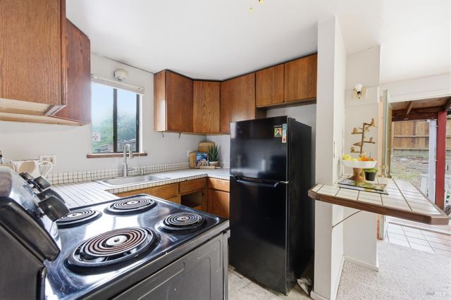 9489 Rio Vista Rd, Forestville, CA 95436