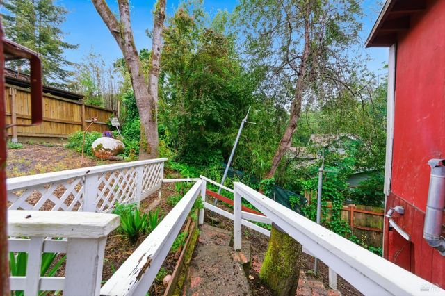 9489 Rio Vista Rd, Forestville, CA 95436