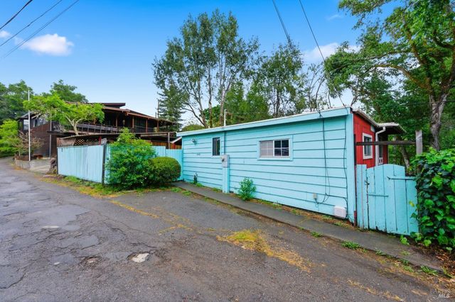 9489 Rio Vista Rd, Forestville, CA 95436