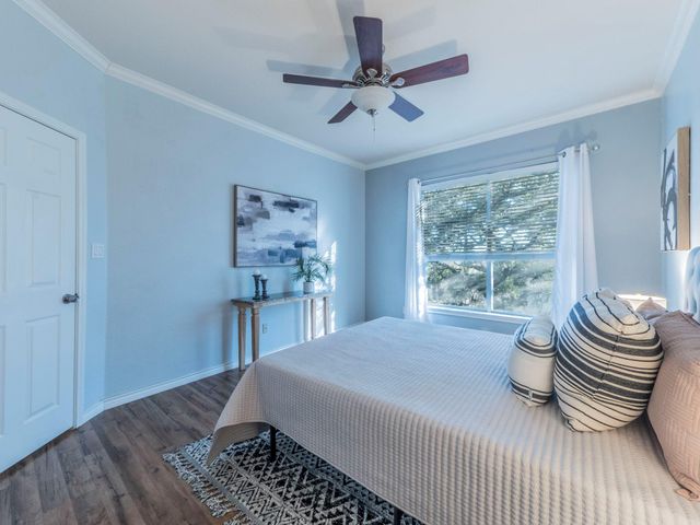 7501 Shadowridge RUN 103, Austin, TX 78749