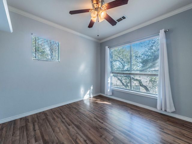 7501 Shadowridge RUN 103, Austin, TX 78749