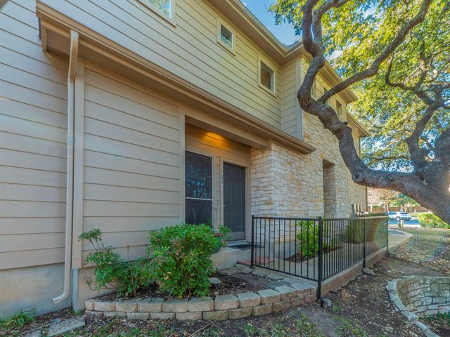 7501 Shadowridge RUN 103, Austin, TX 78749