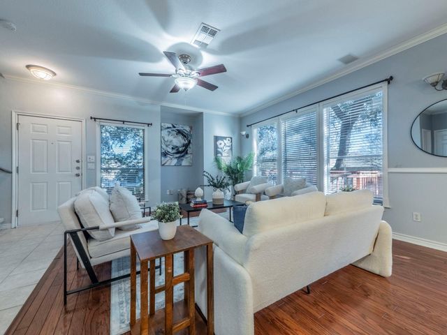 7501 Shadowridge RUN 103, Austin, TX 78749
