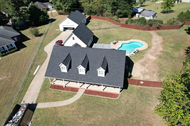 35 Rose Ct, Dothan, AL 36303