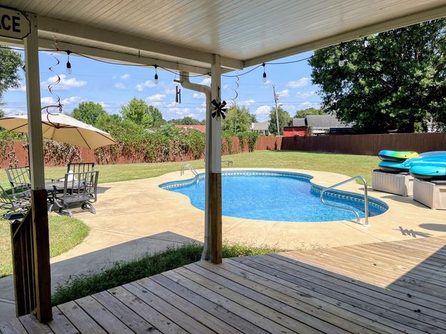 35 Rose Ct, Dothan, AL 36303