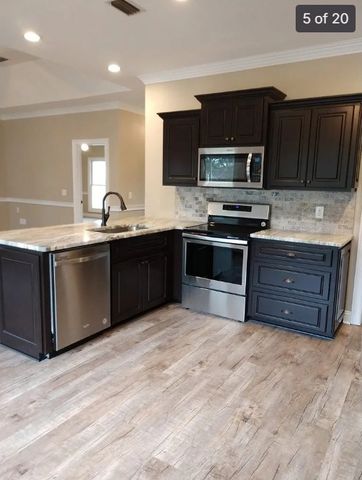 35 Rose Ct, Dothan, AL 36303