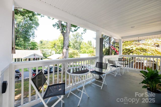 18 Oteen Park Place, Asheville, NC 28805