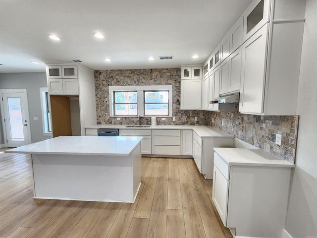 296 Walker Road, Higginson, AR 72068