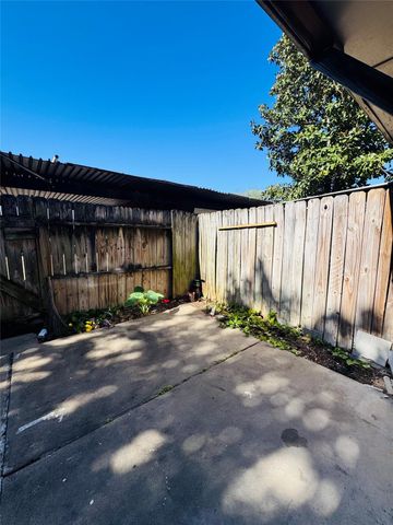 7913 Grove Ridge Dr Drive, Houston, TX 77061