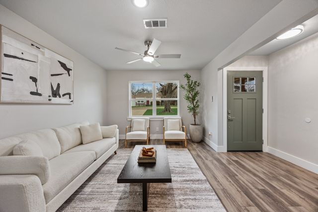 226 W Center Street, Duncanville, TX 75116