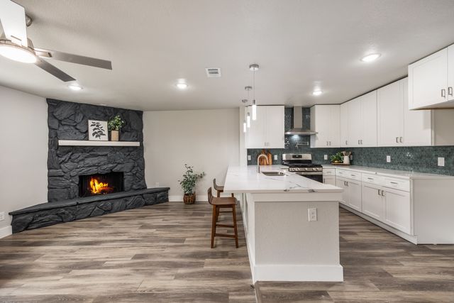 226 W Center Street, Duncanville, TX 75116