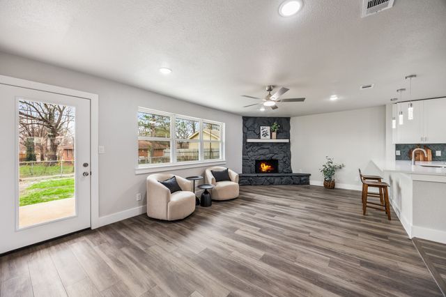 226 W Center Street, Duncanville, TX 75116