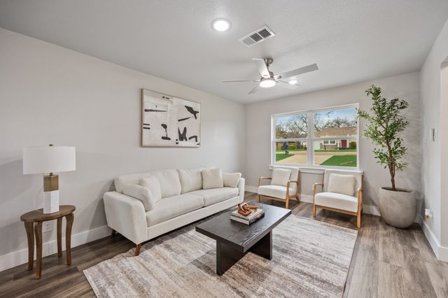 226 W Center Street, Duncanville, TX 75116