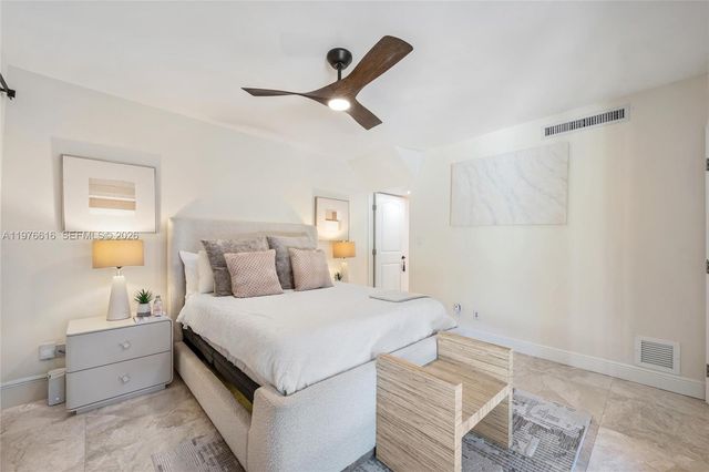 5135 Alton Rd, Miami Beach, FL 33140