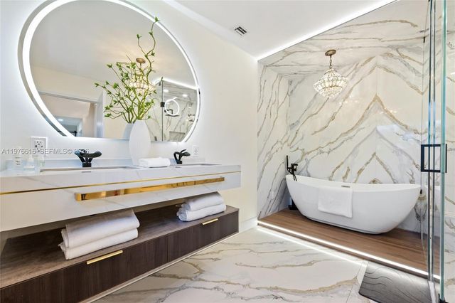 5135 Alton Rd, Miami Beach, FL 33140