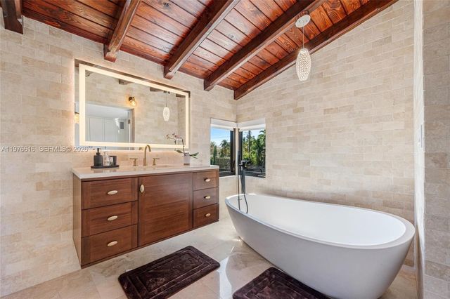 5135 Alton Rd, Miami Beach, FL 33140