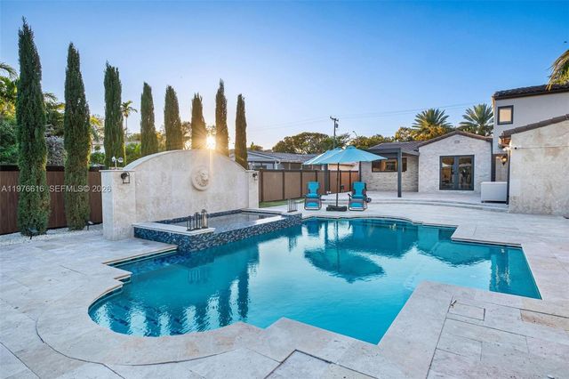 5135 Alton Rd, Miami Beach, FL 33140