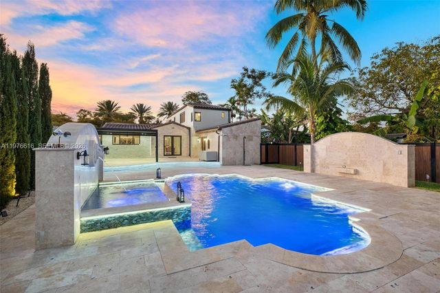 5135 Alton Rd, Miami Beach, FL 33140