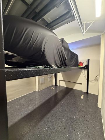 5135 Alton Rd, Miami Beach, FL 33140