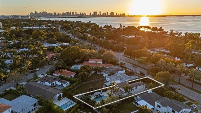5135 Alton Rd, Miami Beach, FL 33140