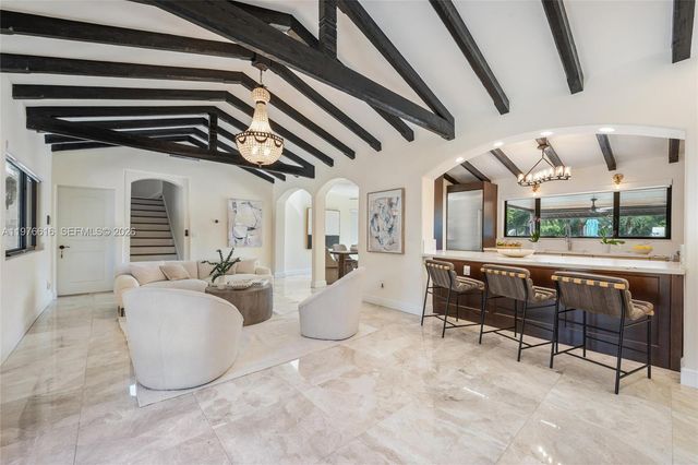 5135 Alton Rd, Miami Beach, FL 33140