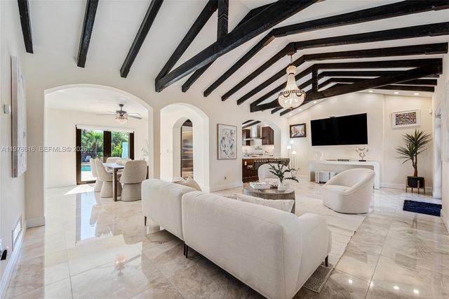 5135 Alton Rd, Miami Beach, FL 33140