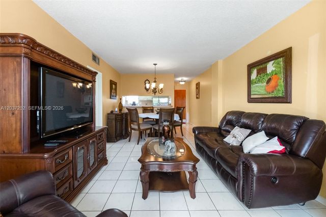 6090 W Flagler Street 307, Miami, FL 33144