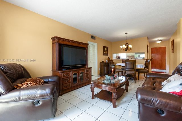 6090 W Flagler Street 307, Miami, FL 33144